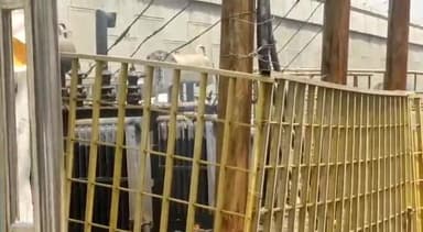 गाज़ियाबाद: डूंडाहेड़ा गांव के बाहर रखे ट्रांसफार्मर में अचानक लगी आग, बिजली विभाग कर्मियों ने मोंके पर पहुंचकर आग पर पाया काबू