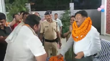 महुआ: महुआ के एसडीओ संदीप कुमार के विदाई में महुआ के कढनिया में विदाई समारोह का हुआ आयोजन