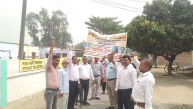 इटवा: पिपरा रामलाल में स्कूल चलो अभियान एवं संचारी रोग नियंत्रण अभियान को लेकर निकाली गई जागरूकता रैली