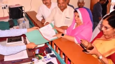 शामली: कलेक्ट्रेट में नगर निकाय चुनाव की नामांकन प्रक्रिया के पांचवे दिन नगर पालिका परिषद अध्यक्ष पद के जमा कराए गए नामांकन पत्र