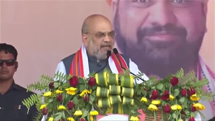नफ़रत और घृणा ही भाजपा का उर्वरक है।  
भाजपा है जहां-जहां दंगे हैं वहां-वहां  
यूपी, एमपी और गुजरात सब को याद है हर एक बात।  #BJPHataoDeshBachao   
#BJP4Bihar #BJP4IND