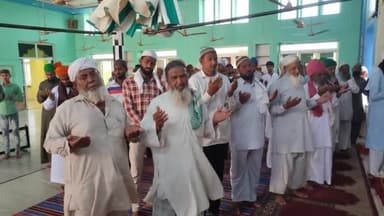 Roon -रमजान महीने के चौथे जूम्मे को देश मे अमन चैन भाई चारे के लिए दुआ की 🤲🤲🤲
#muslimreligion 
#ramdan2023