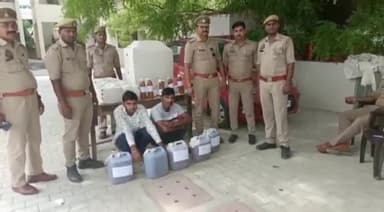 भदोही: रजपुरा में पुलिस ने अंग्रेजी शराब में मिलावट कर तस्करी करने वाले गिरोह के 2 सदस्यों को किया गिरफ्तार