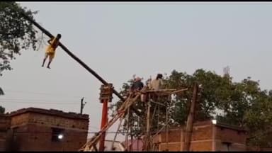 बलियापुर: बलियपुर के विभिन्न क्षेत्रों में धूमधाम से चरक पूजा संपन्न, लोगों ने भगवान शिव से मांगी मन्नतें