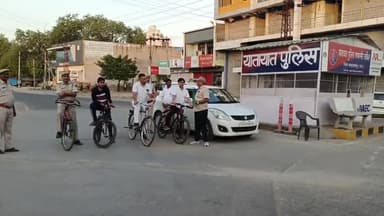 सवाई माधोपुर: रणथंभौर सर्किल पर आज पुलिस स्थापना दिवस पर निकाली गई साइकिल रैली