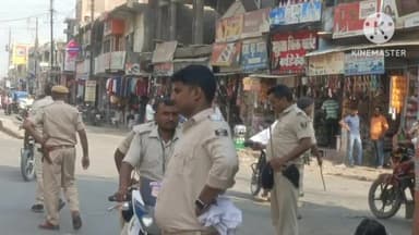 महुआ: महामहिम राज्यपाल के आगमन को लेकर महुआ में की गई कड़ी सुरक्षा व्यवस्था, पुलिस बल रहा तैनात