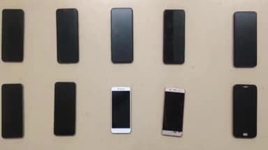 इंदौर: आजाद नगर थाना चित्र में कोई मोबाइल लूट की घटना का खुलासा तीन आरोपी गिरफ्तार दस मोबाइल बरामद