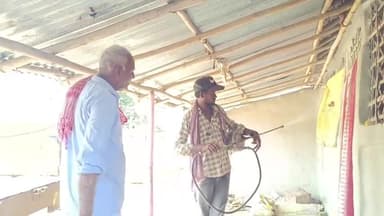 कोढ़ा: भुटयबाड़ी गांव में कालाजार को समाप्त करने के लिए चलाया गया एसपी दवा का छिड़काव अभियान