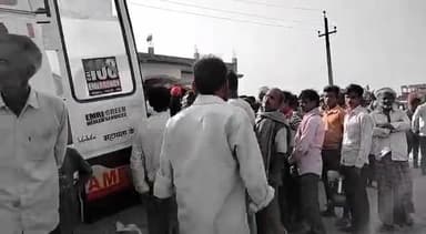 यूपी बलरामपुर के ललिया थाना क्षेत्र कोडरी बाजार में निर्माणाधीन सड़क पर मिक्सर मशीन के चपेट में आने से बाऊर की मौत पुलिस