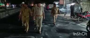 मोहम्मदी: जिले में धारा 144 लागू होने पर पसगवां पुलिस ने सड़क पर किया पैदल गश्त मार्च