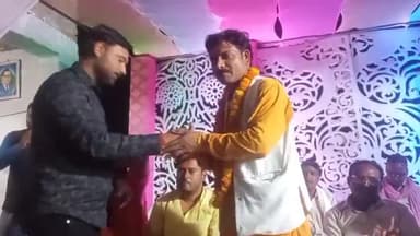 भदोही। ग्राम सभा कंचनपुर में सामान्य ज्ञान प्रतियोगिता में सफल विद्यार्थियों को किया गया पुरस्कृत