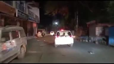 हमीरपुर: जनपद में रात भर डीएम और एसपी ने भ्रमण कर लिया सुरक्षा व्यवस्था का जायजा, पुलिस रही मुस्तैद