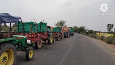 हटा: नकटी सायलो केंद्र में बड़ी संख्या में पहुंच रहे किसान, हटा पन्ना मार्ग पर वाहन को व्यवस्थित कराने में जुटी गैसाबाद पुलिस