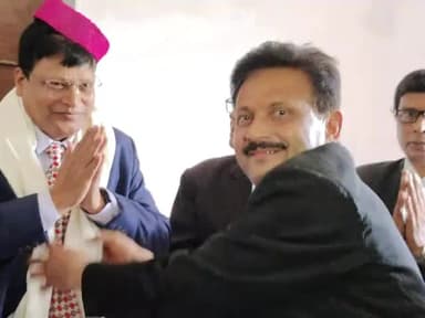 रोसड़ा: रोसडा़ कोर्ट का निरीक्षण करने पहुंचे निरीक्षी न्यायाधीश अंजनी कुमार, अधिवक्ता संघ ने किया सम्मानित