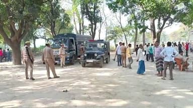 तिलहर: गांव सुनौरा अजमतपुर में सुरक्षा व्यवस्था के बीच 14 मृतकों का हुआ अंतिम संस्कार, ट्रैक्टर-ट्रॉली पलटने से हुआ था हादसा