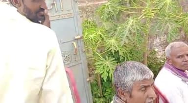 सोनभद्र बंशी सुर्यपुर: गंगापुर में भाकपा नेता राजेश्वरी यादव की अध्यक्षता में लोकतंत्र बचाओ जनसंवाद अभियान का किया गया आगाज