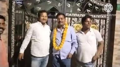 शाहगंज: शाहगंज के वार्ड नंबर 15 में निवर्तमान सभासद संदीप जायसवाल को भाजपा द्वारा पुनः टिकट दिए जाने पर समर्थकों में खुशी की लहर