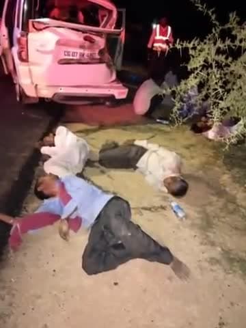 कांकेर: सिंगार भाट बाईपास में स्कॉर्पियो 6 पलटी मारते हुए ट्रक से टकराई,वाहन में सवार 7 हुए घायल