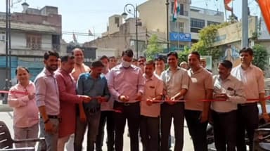 गाज़ियाबाद: जिले के दुर्गा भाभी चौक पर अस्थाई मीडिया सेल का एसडीएम सदर विनय कुमार ने फीता काटकर किया शुभारंभ