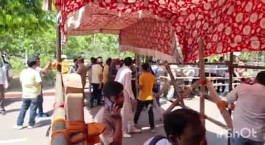 आगरा: नगर निगम पहुंचे सांसद राजकुमार चाहर, बीजेपी की जीत का किया दावा