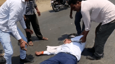 सिंगरौली: देवरी गांव के समीप मुख्य सड़क पर दो बाइकों में हुई आमने-सामने की भिड़ंत, 3 युवक गंभीर रूप से घायल