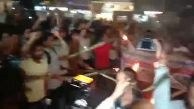 कांके: रांची के जयपाल सिंह मुंडा स्टेडियम से अल्बर्ट एक्का चौक तक छात्रों ने निकाला मशाल जुलूस, कल झारखंड बंद का किया आह्वान।