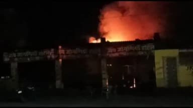 चित्तौड़गढ़: ओछड़ी टोल नाके के समीप ढाबे पर टैंकर हादसे में झुलसे युवक की उदयपुर में उपचार के दौरान मौत,  शव लेकर लौटे परिजन