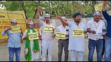 अजमेर: पेपर लीक मामले में आप कार्यकर्ताओं ने सीएम के इस्तीफे की मांग को लेकर राज्यपाल के नाम कलेक्टर को सौंपा ज्ञापन