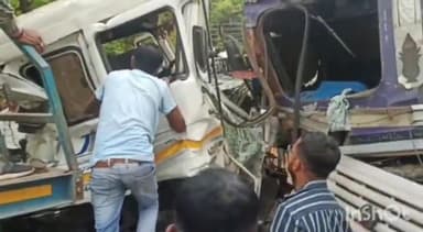 जगदलपुर: तोकापाल स्टेट बैंक के पास दो ट्रकों की आमने-सामने हुई टक्कर, दोनों चालक हुए घायल