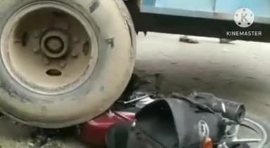 फरीदपुर: बीसलपुर-बरेली मार्ग पर गांव शेखापुर के निकट ट्रैक्टर ट्रॉली की चपेट में आकर बाइक सवार शख्स घायल
