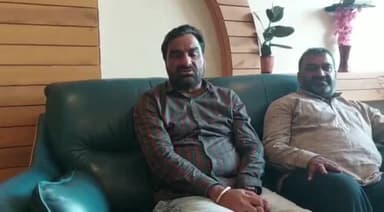 बड़गांव: आरएलपी संयोजक और सांसद हनुमान बेनीवाल पहुंचे जिले के दौरे पर, डबोक स्थित निजी होटल में की प्रेसवार्ता