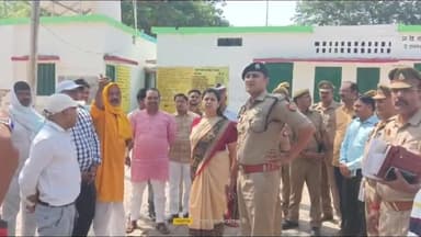 मिर्ज़ापुर: विधानसभा उपचुनाव के मद्देनजर लालगंज क्षेत्र के संवेदनशील व अतिसंवेदनशील बूथों का डीएम व एसपी ने किया निरीक्षण