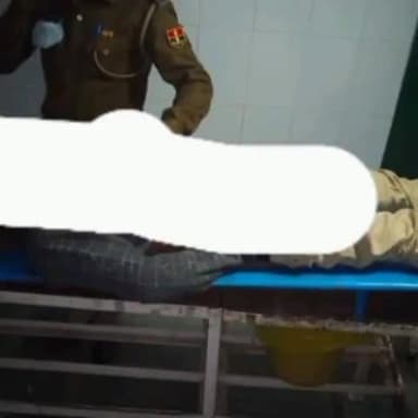 सोनपुर: सोनपुर--निर्माणाधीन बाकरपुर फोर लाइन में अज्ञात वाहन की ठोकर से एक मोटरसाइकिल सवार एक युवक की हुई मौत ,दूसरा घायल