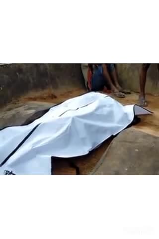 महाराजगंज ...भादिया मजरे डोमापुर  में सोते समय युवक की कुल्हाड़ी से काटकर हत्या