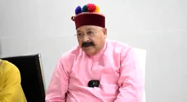 देहरादून: पंचायतीराज मंत्री सतपाल ने 15 वें वित्त आयोग का पैसा खर्च ना होने पर जताई नाराजगी, अधिकारियों को दी चेतावनी