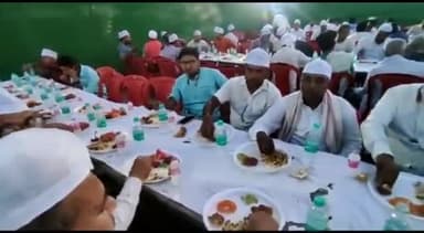 दरभंगा: पंडासराय में राष्ट्रीय जनता दल के द्वारा किया गया इफ्तार पार्टी का आयोजन, पूर्व मंत्री अब्दुल बारी सिद्दीकी भी रहे मौजूद