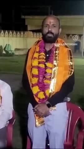 समाज को साथ लेकर राजनीति करें, समाज के साथ नहीं..