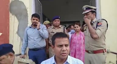 सुल्तानपुर: कलेक्ट्रेट पहुंचे कमिश्नर ने बताया- शांतिपूर्ण और निष्पक्ष ढंग से संपन्न कराया जाएगा चुनाव