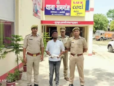 अमेठी: रामगंज पुलिस ने एक अवैध तमंचा व एक जिंदा कारतूस व 12 बोर के साथ छेड़ा रेलवे क्रासिंग से एक अभियुक्त को किया गिरफ्तार