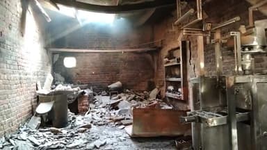 मिर्ज़ापुर: नर्सरी चौराहा जमुनिया में शॉर्ट सर्किट से फैक्ट्री में लगी आग, मशीन और कच्चा माल समेत ₹15 लाख का सामान जला