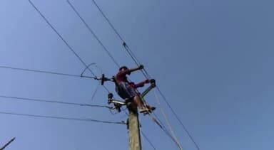 बरहरा: पटरहा में बिजली के तार टूटने से क्षेत्र में बिजली सेवा हुआ बाधित