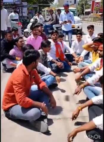 चित्तौड़गढ़: अग्निवीर और यूनिवर्सिटी परीक्षा की तारीख एक होने के कारण सेथी स्थित PG कॉलेज के बाहर ABVP ने किया प्रदर्शन