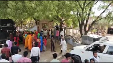 लक्ष्मणगढ़: तिलकपुर में पुलिस पहरे में निकली दलित लड़की की बिंदौरी, लड़की के पिता ने असामाजिक तत्वों पर व्यवधान डालने की जताई थी शंका