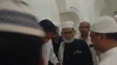 राघोगढ़: ख्वाजा मस्जिद राघोगढ़ में आयोजित रोजा इफ्तार कार्यक्रम में शामिल हुए विधायक जयवर्धन सिंह