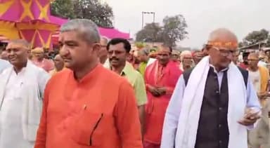 हरलाखी: पिपरौन के हनुमान मंदिर में मूर्ति की प्राण प्रतिष्ठा को लेकर निकाली गई कलश शोभा यात्रा