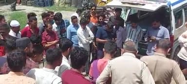 बहेड़ी: नारायण नगला रोड मोहम्मदपुर चौराहे के पास संदिग्ध अवस्था में पड़ा मिला पूर्व प्रधान पति का शव, मौके पर पहुंची पुलिस