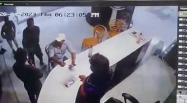 आरा: ₹60 के विवाद में न्यू बहिरो पैट्रोलपंप कर्मी के साथ मारपीट व फायरिंग, सीसीटीवी में कैद हुई फायरिंग की घटना