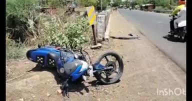 हटा: बिनती गांव में पुलिया के पास गिरे बाइक सवार, घायलों को भेजा गया सिविल अस्पताल हटा