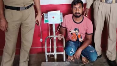हरिद्वार: ज्वालापुर क्षेत्र में इलेक्ट्रॉनिक तराजू के साथ एक चोर को पकड़कर लोगों ने पुलिस के किया हवाले