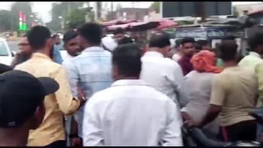 धनौरा: खाद गुर्जर चौराहे पर सब्जी खरीदने आई महिला का पर्स हुआ गुम, महिला ने जमकर किया हंगामा